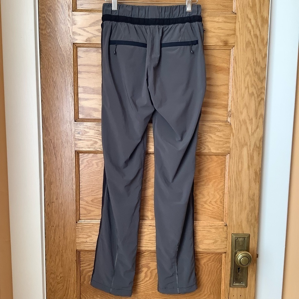 LULULEMON Gray Run Bandit Track Pant Gorpcore Jogger Parachute Size 4 - Picture 6 of 13